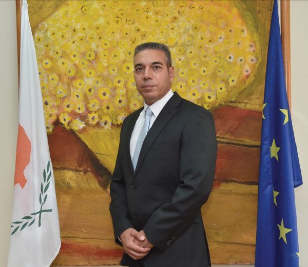 commissioner 1 600x521